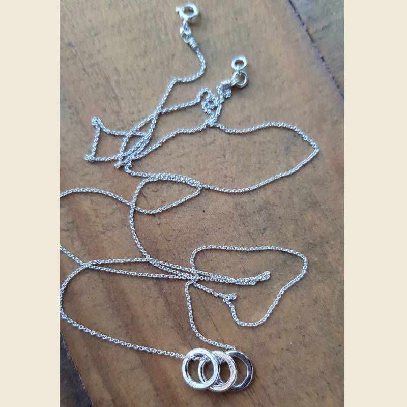 Silverhalsband Connected