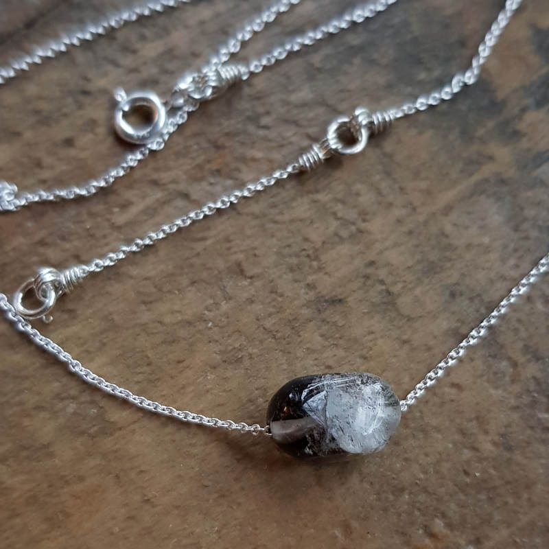 Silverhalsband Tiny pebbles rökkvarts sten 3