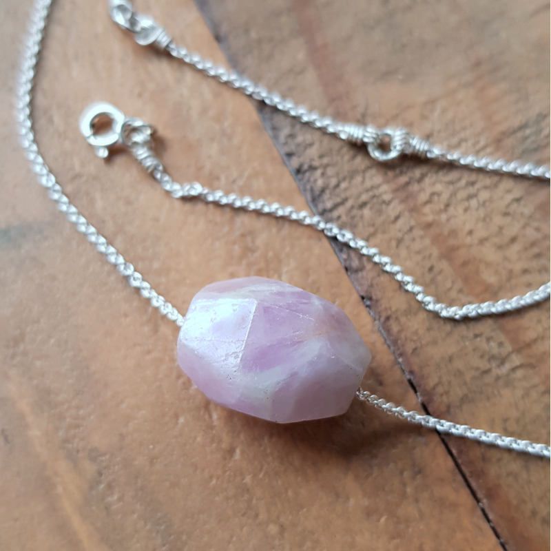 Silverhalsband Spirit Stone Kunzit