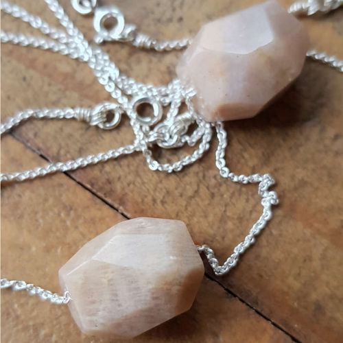Silverhalsband Spirit Stone Månsten