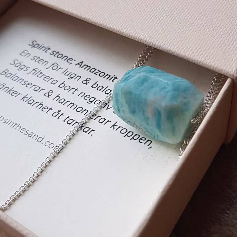 Silverhalsband Spirit Stone Amazonit i smyckesask
