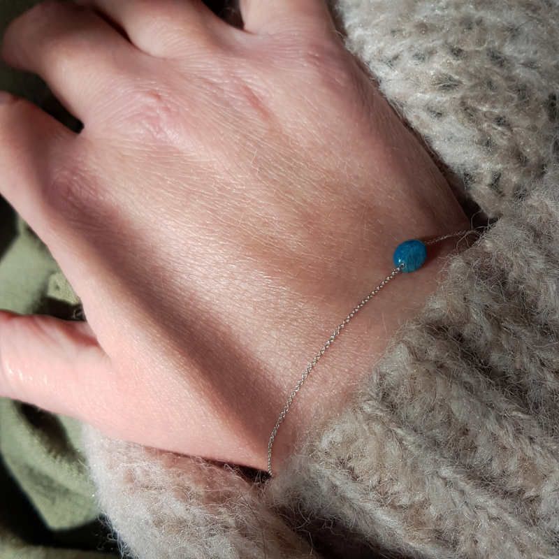 Exempelbild; silverarmband Tiny pebbles skapar en mjukt harmonisk känsla