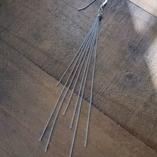 Silverörhänge Flowing