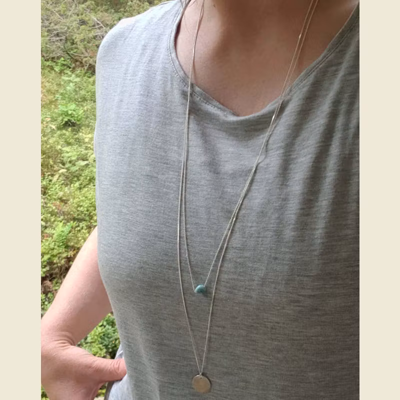 Silverhalsband Seaside Lullaby long, lyfter varje outfit!