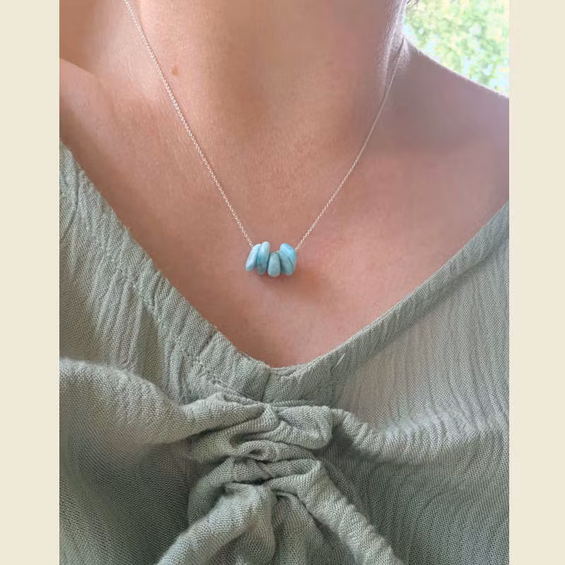 Silverhalsband Seaside Lullaby pebbles, för en skönt harmonisk känsla