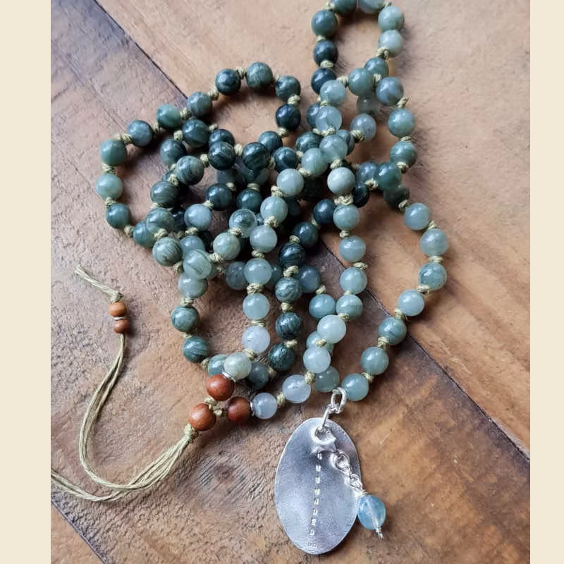 Mala halsband Grounded med grön jaspis