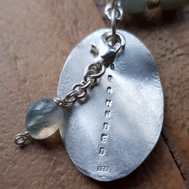 Mala halsband Grounded grön jaspis