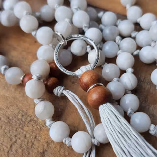 Mala halsband ljus agat