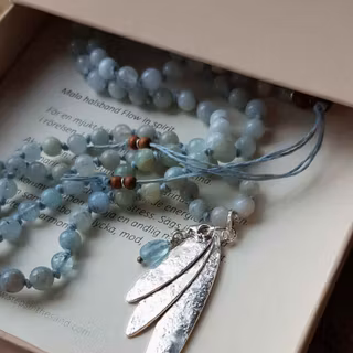 Mala halsband Flow in spirit Akvamarin