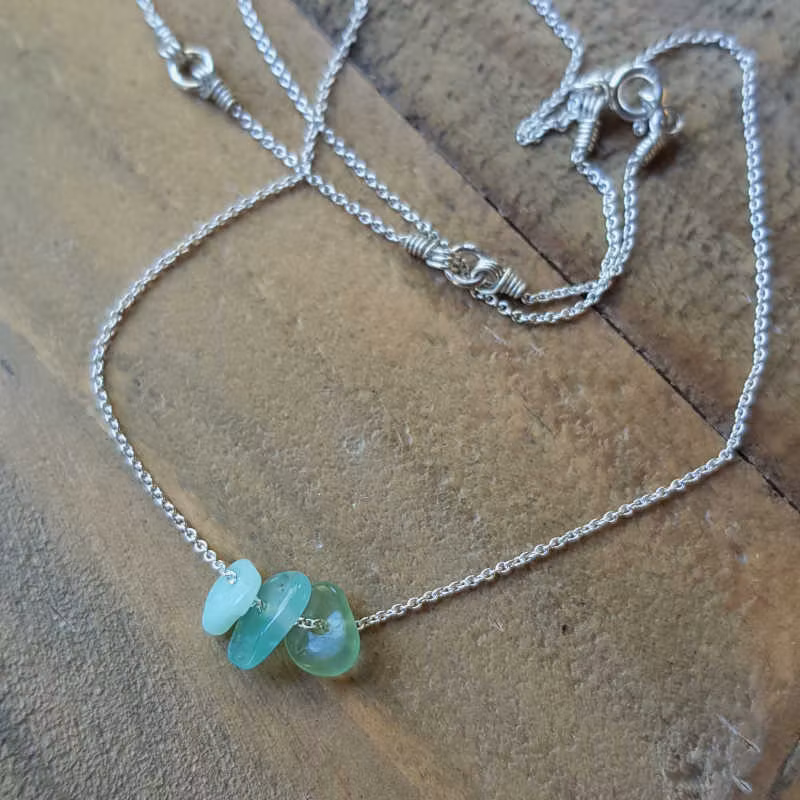 Silverhalhalsband månadssten maj, stenar 1