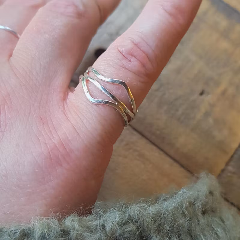 Silverring Sjögräs mini, varsamt lekande form.