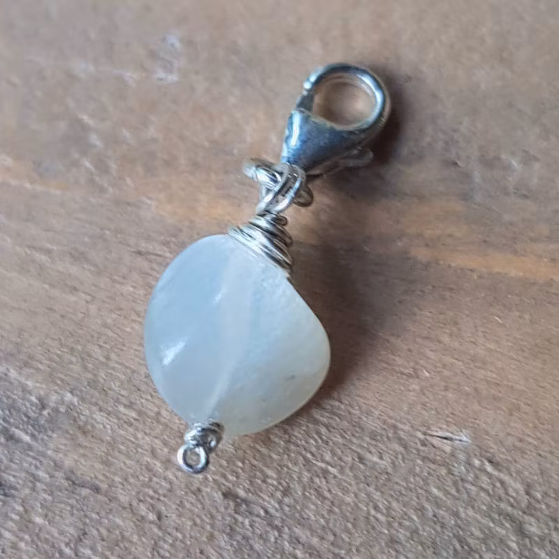 Kristallberlock med vit månsten