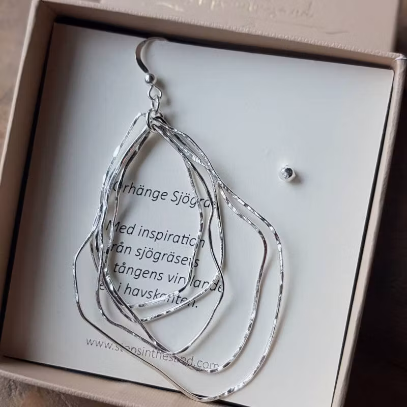 Örhänge Sjögräs stor nr 2 i smyckeask