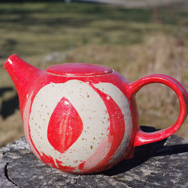 Rød tekanne