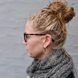 Handgjort örhänge i matterat silver, square single frost