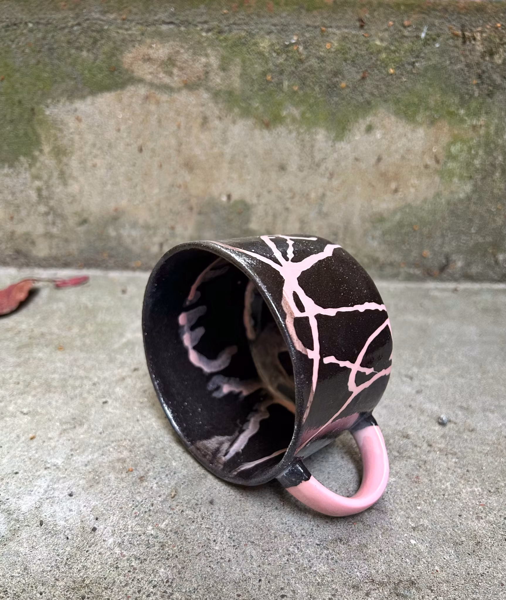 Låg kopp med öra brun/rosa