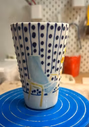 Hög mugg ljusblå stol