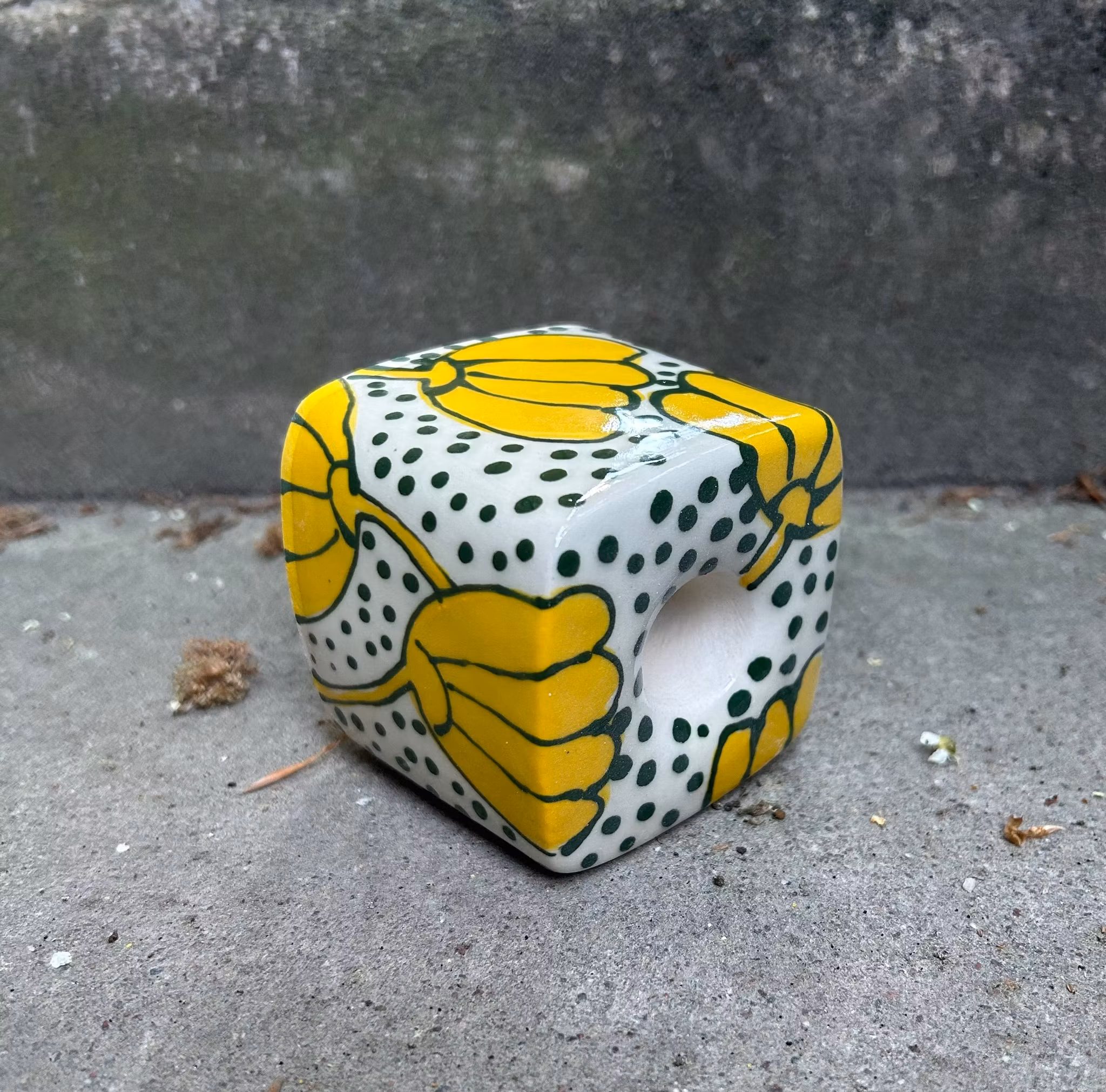 Ljusstake gul blomma