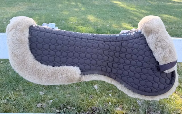 Mattes Fårskinnspadd hopp brown/ocre64  L