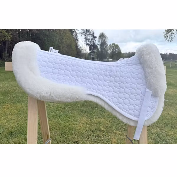 Mattes Fårskinnspadd dressyr EWWA vit/vit L