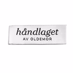 113 Håndlaget av oldemor