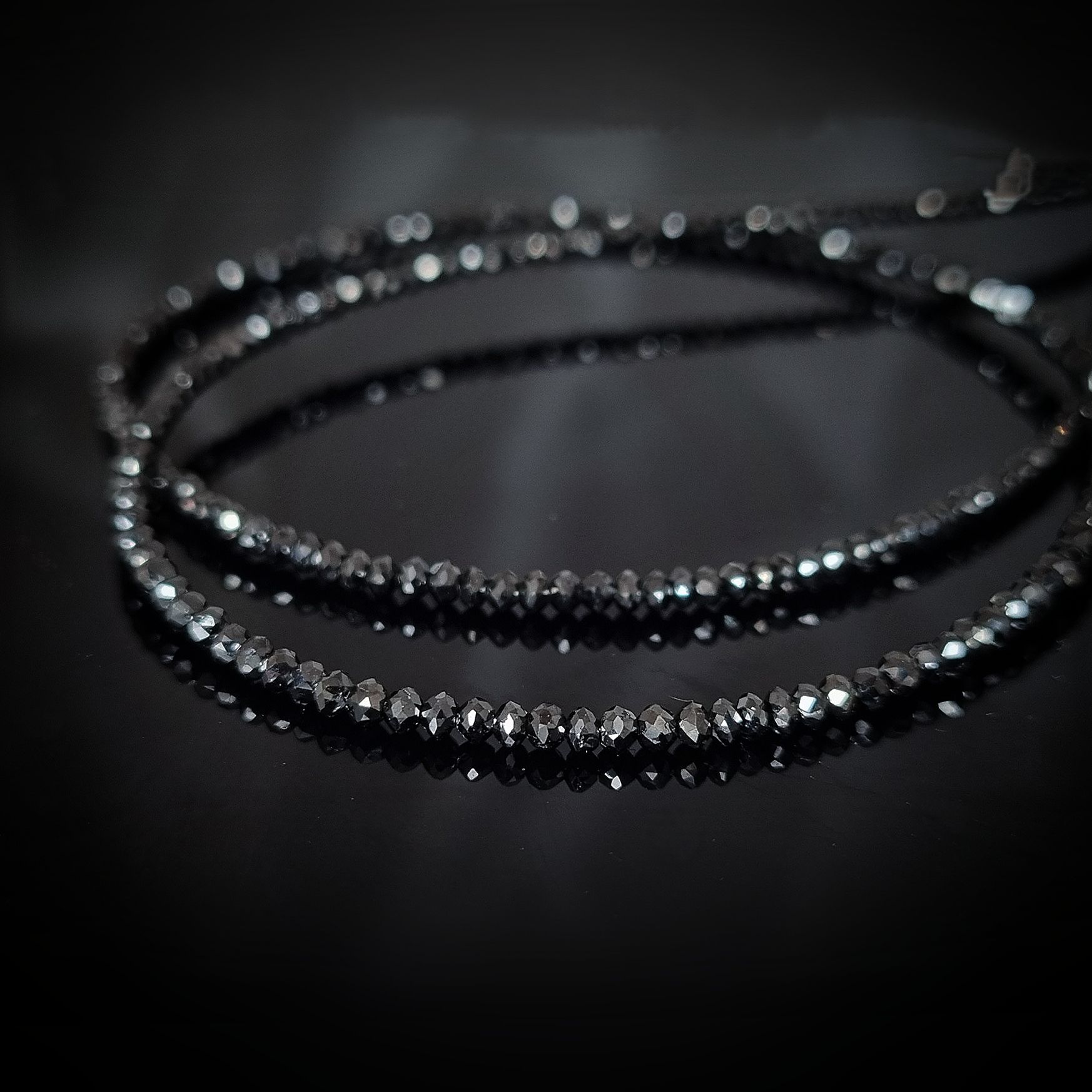 Svartgnister 18,37 ct- Diamantcollier 45 cm
