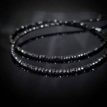 Svartgnister 18,37 ct- Diamantcollier 45 cm
