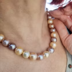 Stora sötvattenspärlor pastell - 47 cm collier