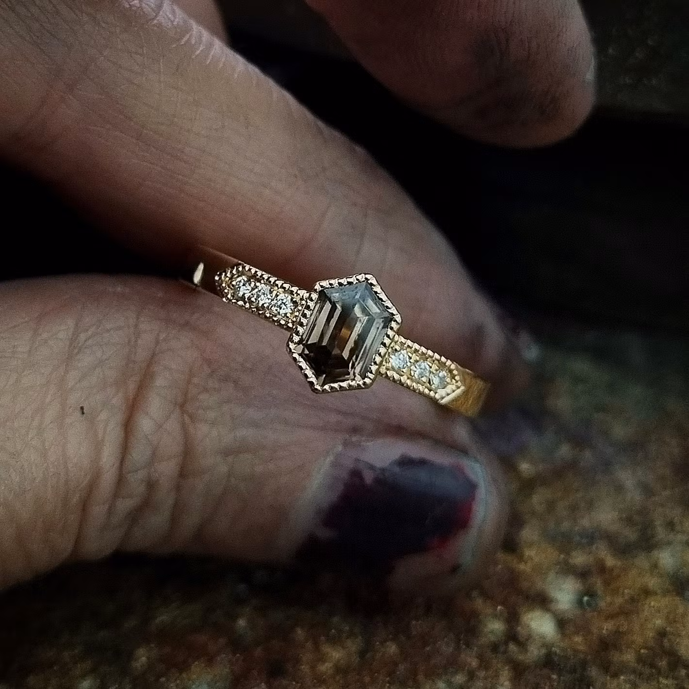 "Norrsken" Safir Winza 1,94 ct rektangulär - 'made by order'