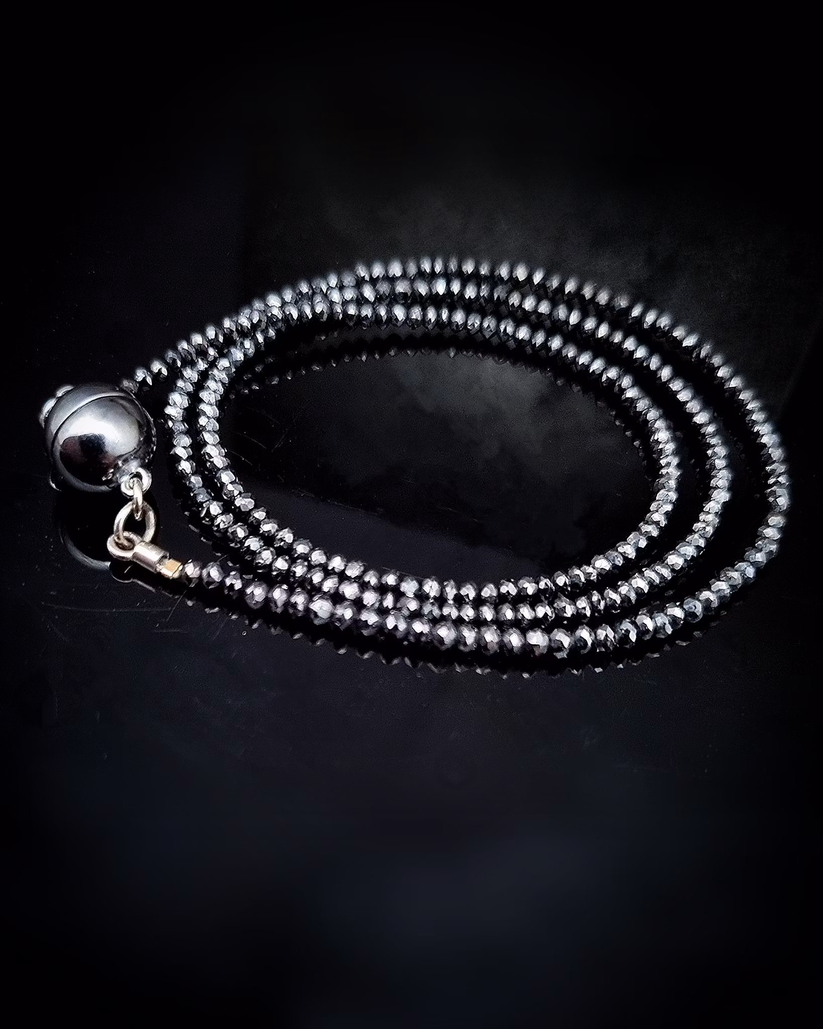 Svartgnister 18,64 ct- Diamantcollier 43 cm