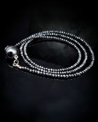 Svartgnister 18,64 ct- Diamantcollier 43 cm
