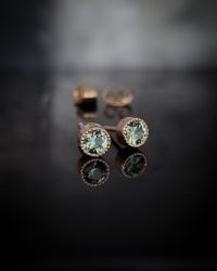 Gröna safirer studs - örhängen i 18K