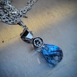 London blå topas med  safir