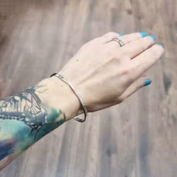 Armring twist