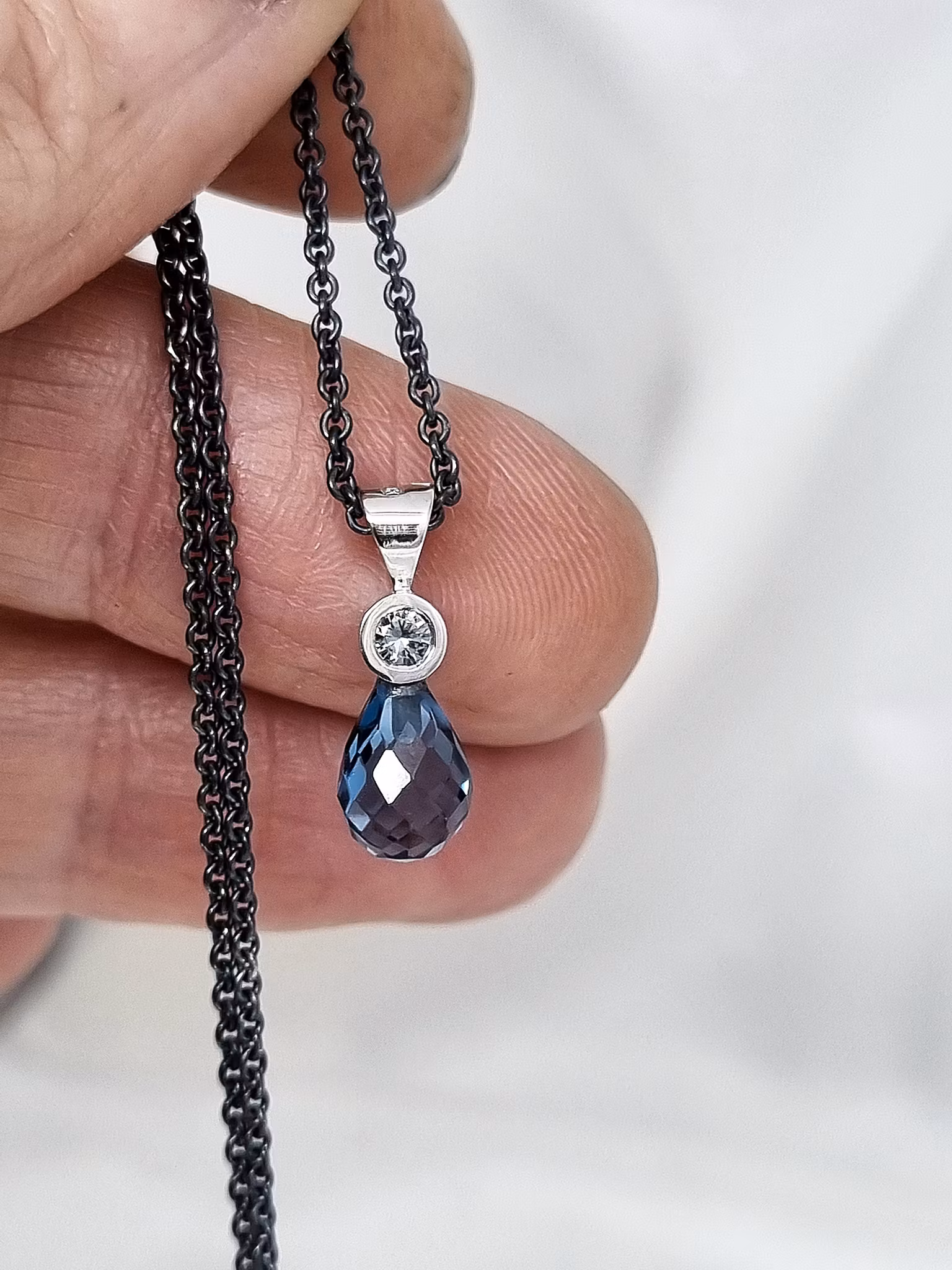 London blå topas med  safir