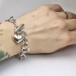 Raw Hearts - Kraftigt armband i massivt silver