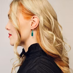 Smaragdgröna agater långa