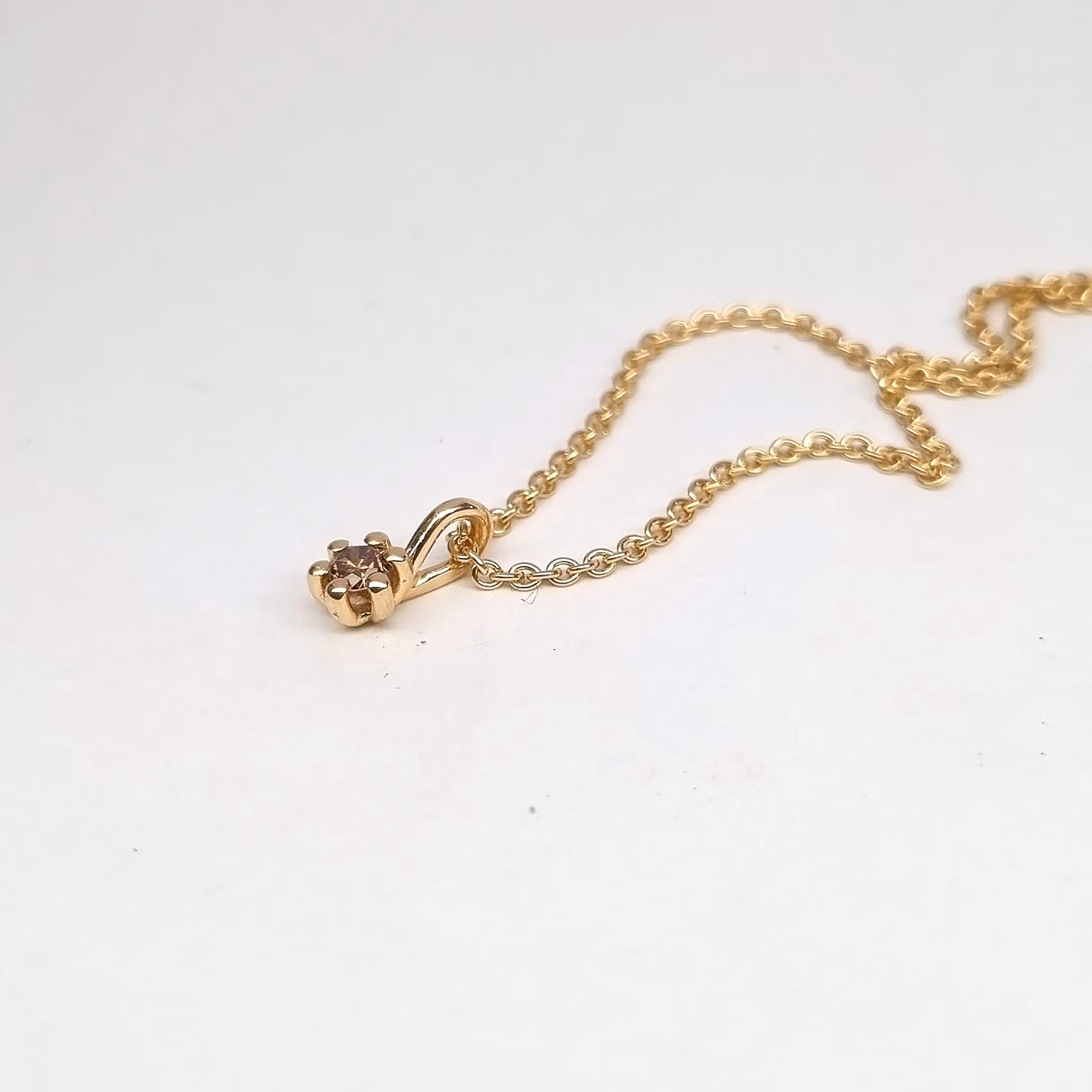 Mörk coffeediamant 0,10 ct - hänge precious six 18K
