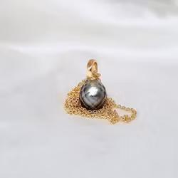 Drakägg - Tahitipärla med facetter