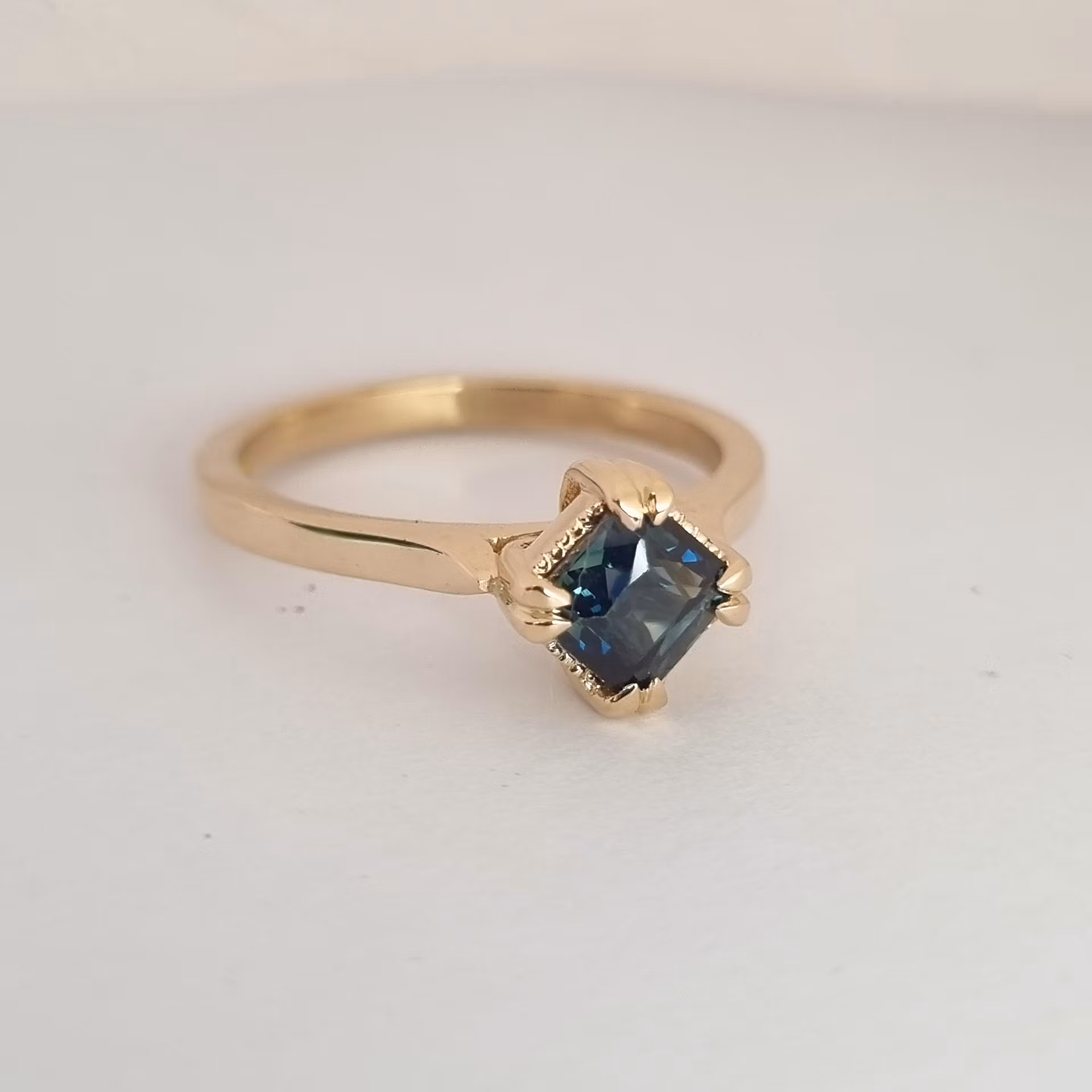 Mermaid - Solitär med Tealsafir 1,15 ct