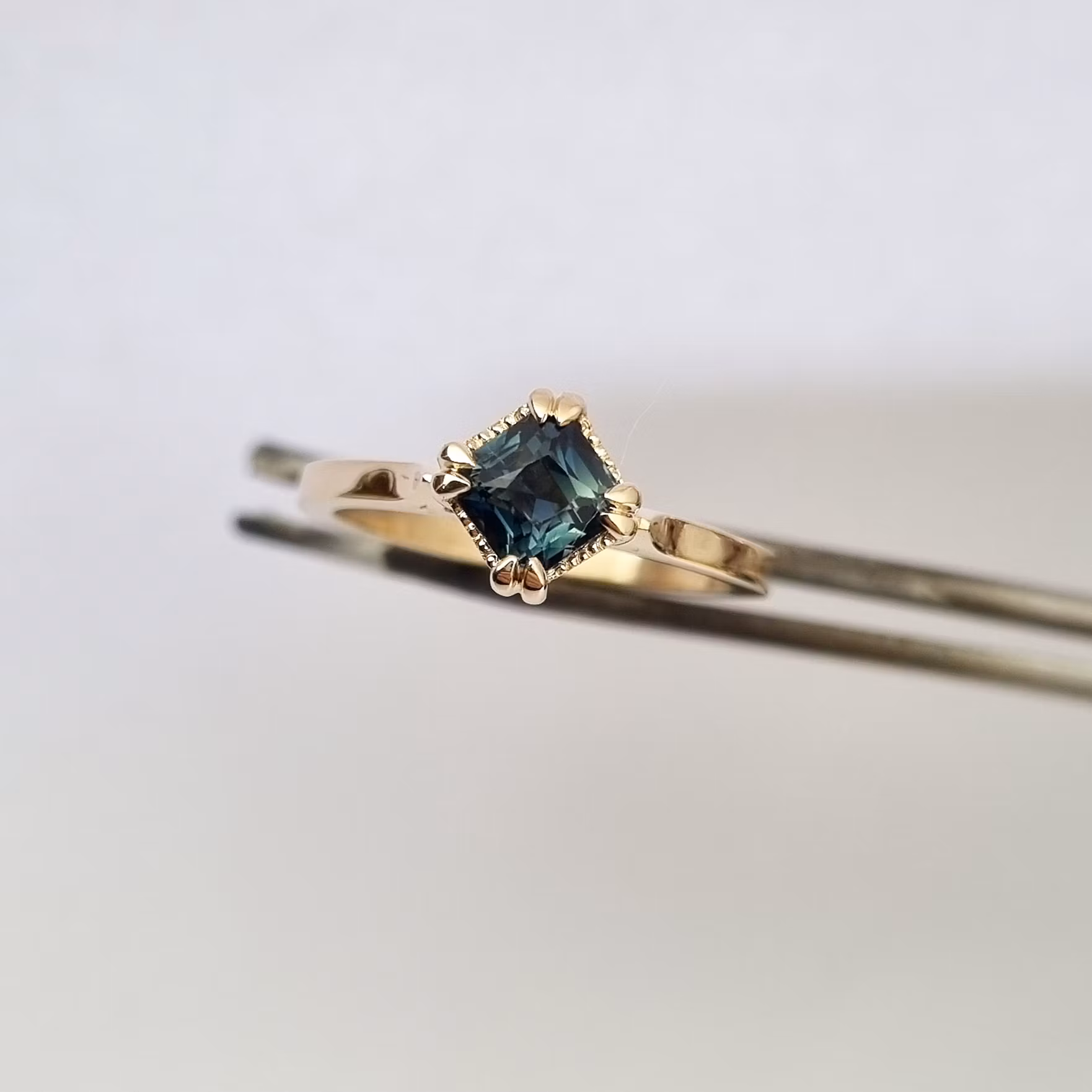 Mermaid - Solitär med Tealsafir 1,15 ct