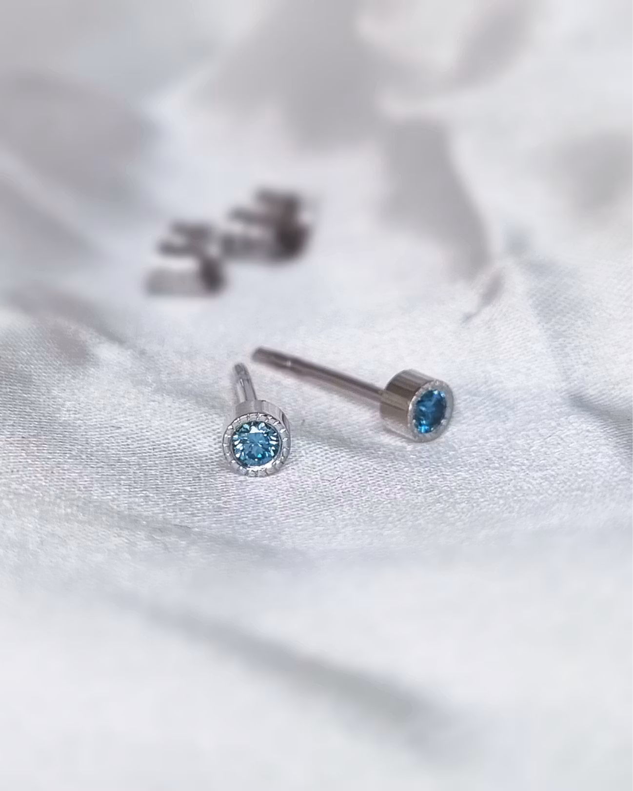 Lilla blå vintage - diamantörhängen