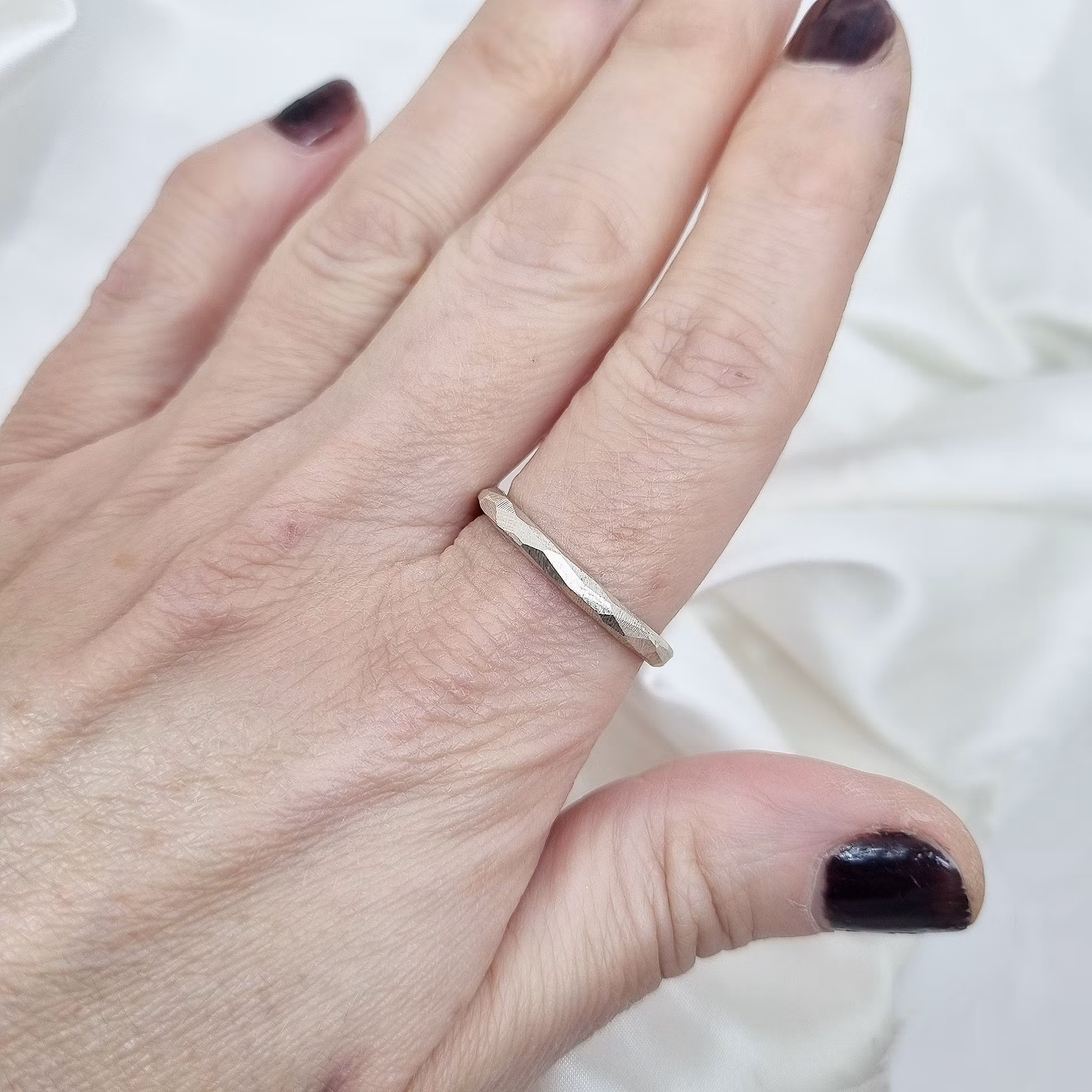 Grov Facett - handfilad ring