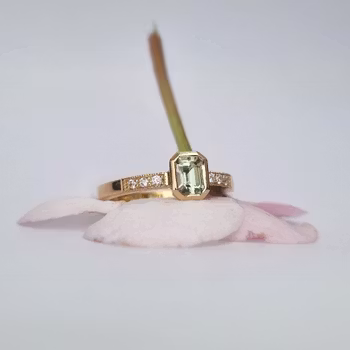 Grönviska slät - Safir och diamantring