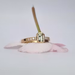 Grönviska slät - Safir och diamantring