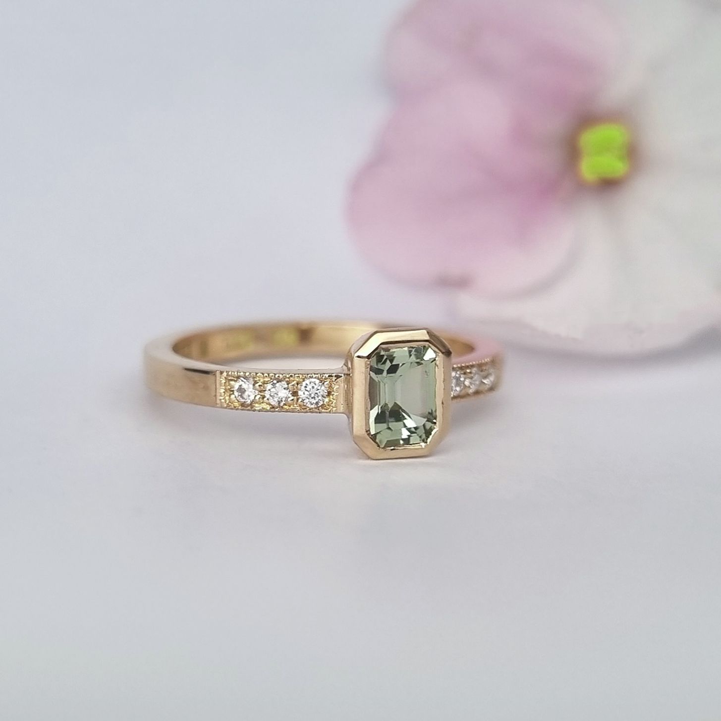Grönviska slät - Safir och diamantring
