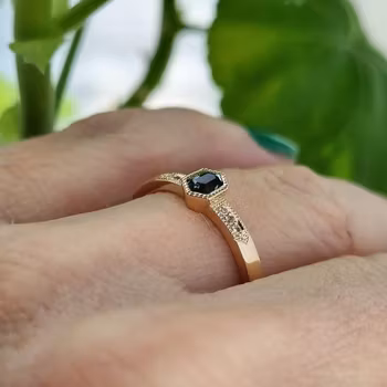 Skogstjärna - Safir- & diamantring i 18K