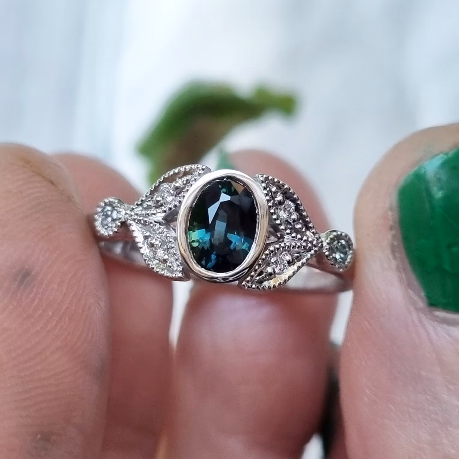 Ismynta - Tealsafir & diamantring i 18K vitguld