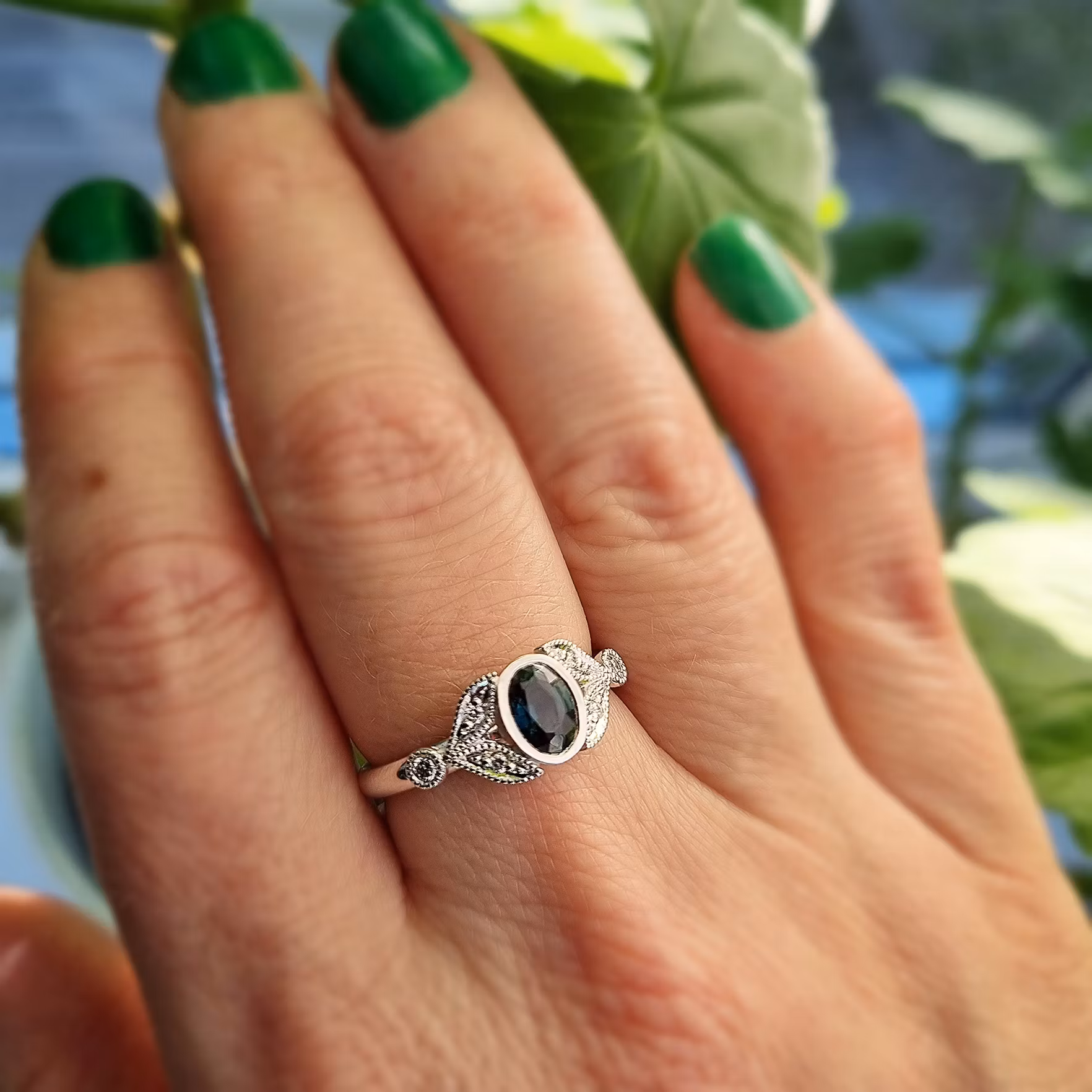 Ismynta - Tealsafir & diamantring i 18K vitguld