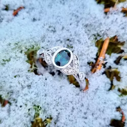 Ismynta - Tealsafir & diamantring i 18K vitguld